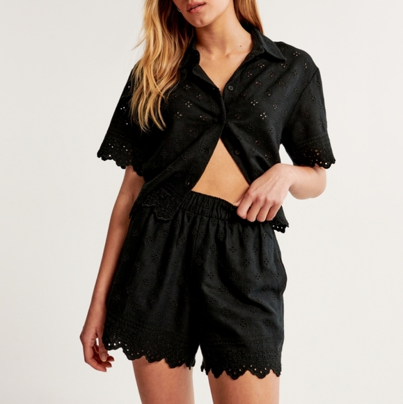 ABERCROMBIE & FITCH: Linen-Blend Eyelet Pull-On Shorts - Picture 2 of 6